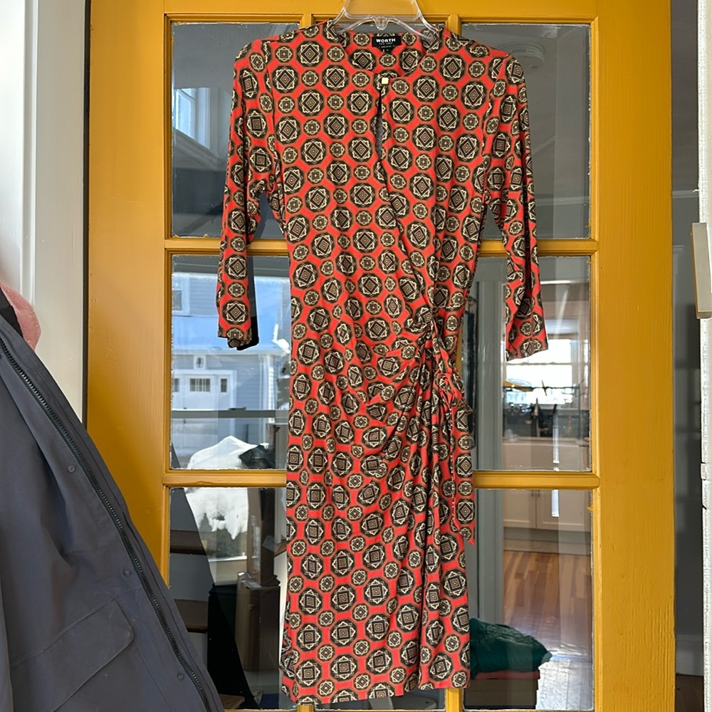 Worth size 2 tie wrap dress! Lightweight and great condition